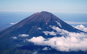 gunung-agung